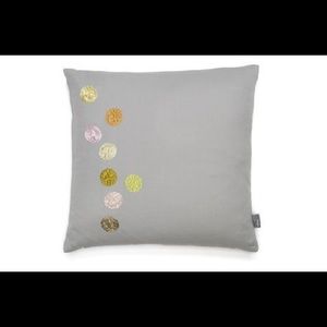 Hella jongerius pillow from vitra is collection